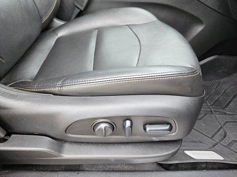 Used 2020 Chevrolet Equinox Premier image 36