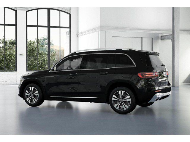 Used 2025 Mercedes-Benz GLB 250 image 30