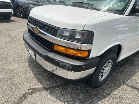 New 2026 Chevrolet Express 2500 w/ Communications Package RWD image 9