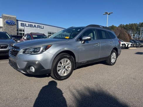 Used 2018 Subaru Outback 2.5i Premium image 1