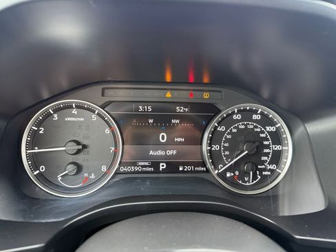 Used 2024 Mitsubishi Outlander AWD image 16