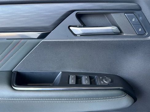 Used 2024 GMC Acadia AT4 w/ Super Cruise Package image 11