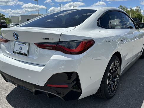 Used 2025 BMW i4 xDrive40i w/ M Sport Package AWD/4WD image 10