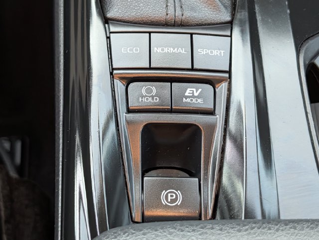 Used 2025 Toyota Camry SE FWD image 16