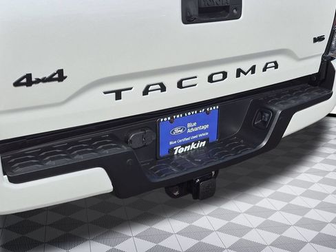 Used 2023 Toyota Tacoma Limited w/ Nightshade Package AWD/4WD image 26
