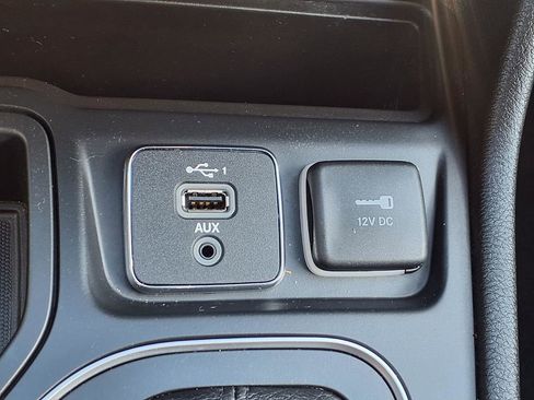 Used 2019 Jeep Cherokee High Altitude FWD image 7