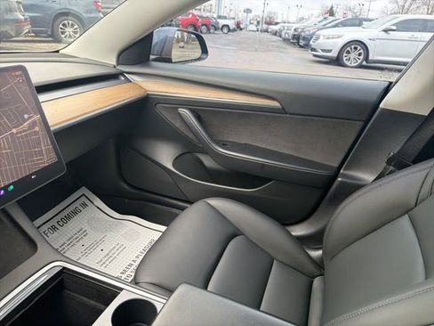 Used 2022 Tesla Model 3 Long Range image 11