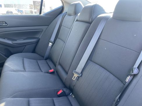 Used 2025 Nissan Altima 2.5 SV image 12