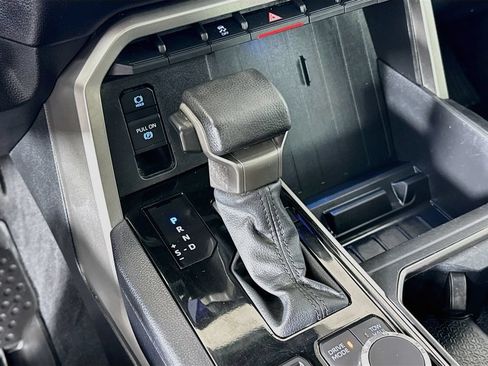Used 2022 Toyota Tundra SR5 AWD/4WD image 15