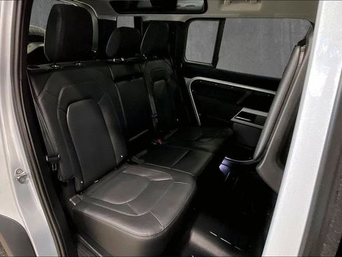 Used 2023 Land Rover Defender 110 SE AWD/4WD image 25