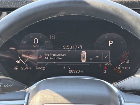 Used 2025 GMC Yukon Denali AWD/4WD image 16