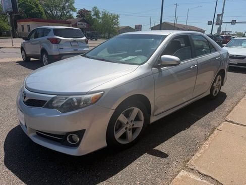 Used 2013 Toyota Camry SE FWD image 3