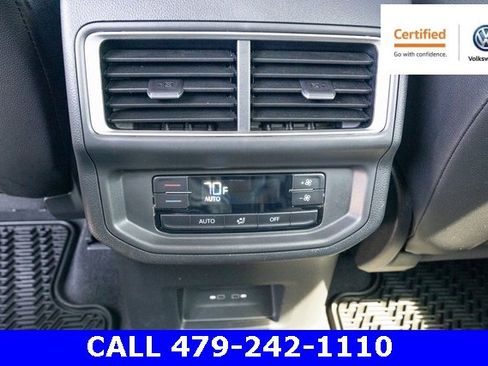 Certified 2024 Volkswagen Atlas SE image 33