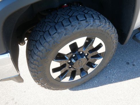 Used 2020 Chevrolet Silverado 2500 LT w/ All Star Edition AWD/4WD image 16