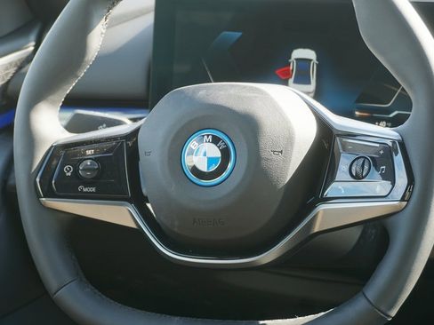 New 2026 BMW i5 eDrive40 image 16