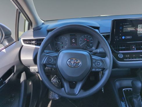 Used 2025 Toyota Corolla LE image 12