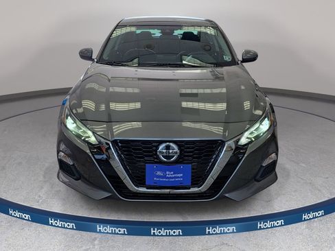 Used 2021 Nissan Altima 2.5 SV image 2