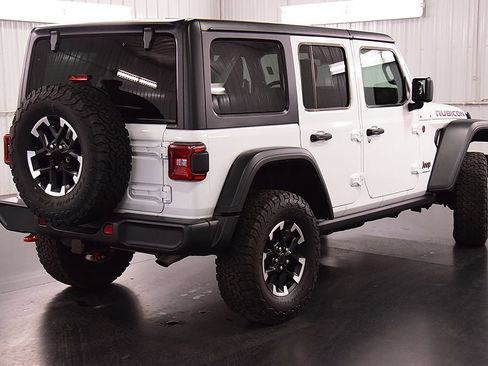 Used 2026 Jeep Wrangler Unlimited Rubicon AWD/4WD image 8
