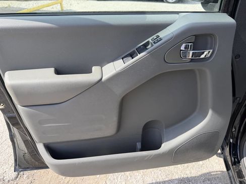 Used 2019 Nissan Frontier SV w/ Value Truck Package AWD/4WD image 13