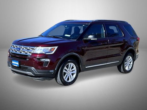 Used 2018 Ford Explorer XLT w/ Equipment Group 202A image 1