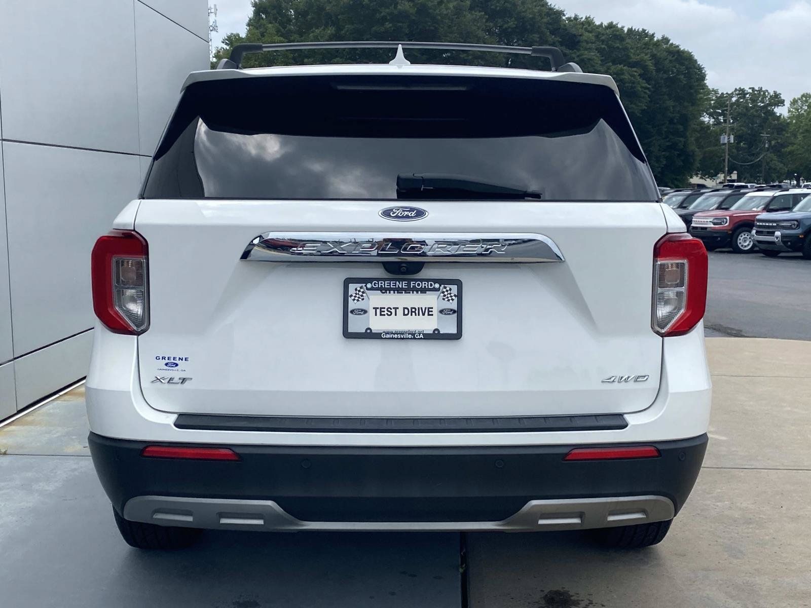 Used 2022 Ford Explorer XLT w/ Equipment Group 202A AWD/4WD image 5