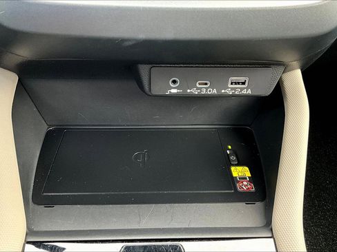 Used 2025 Subaru Forester Limited image 28