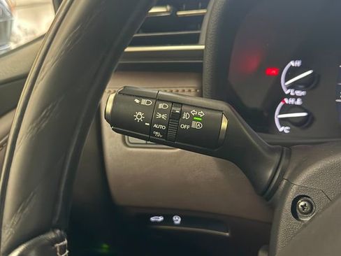 Certified 2022 Lexus LX 600 4WD w/ Luxury Package image 18