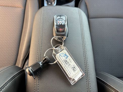 Used 2025 Buick Encore GX Preferred image 22