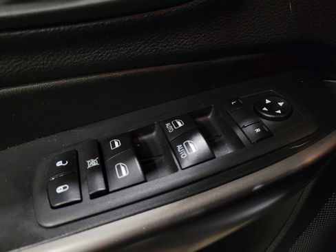 Used 2020 Jeep Cherokee Latitude Plus AWD/4WD image 27