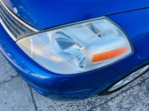 Used 2009 Nissan Versa SL w/ Convenience Pkg image 40