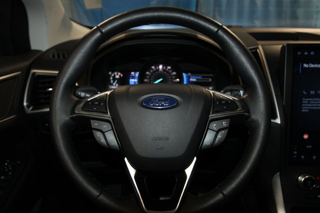 Used 2024 Ford Edge SEL w/ Convenience Package AWD/4WD image 12