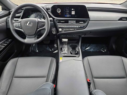 Used 2025 Lexus ES 300h w/ Premium Package FWD image 18