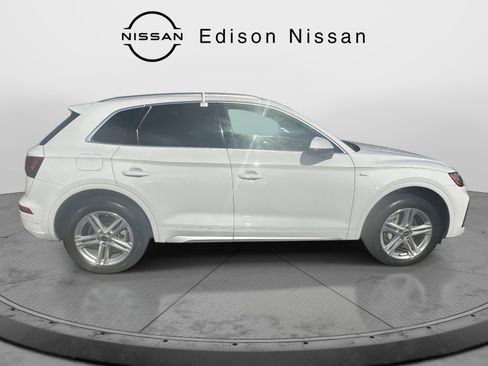 Used 2024 Audi Q5 e Premium Plus image 3