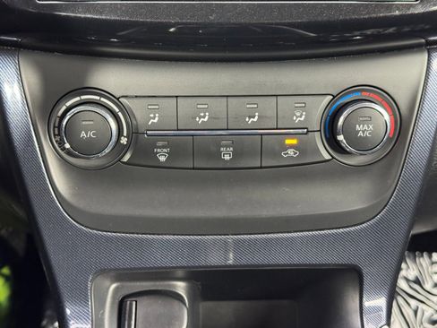 Used 2017 Nissan Sentra SR w/ SR Midnight Edition image 26