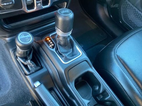 Used 2023 Jeep Wrangler Sahara image 24