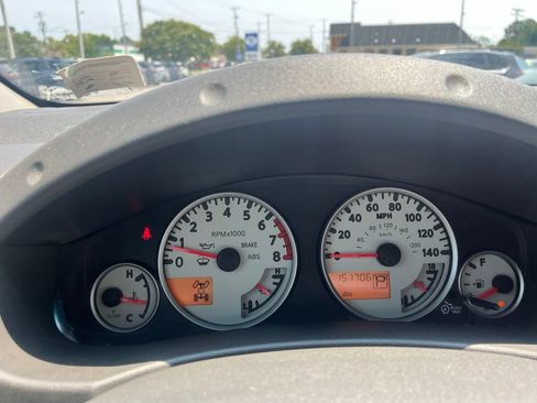 Used 2011 Nissan Frontier PRO-4X AWD/4WD image 12