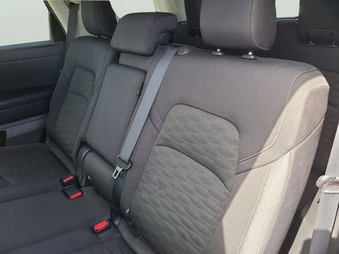 Used 2025 Nissan Pathfinder SV image 14