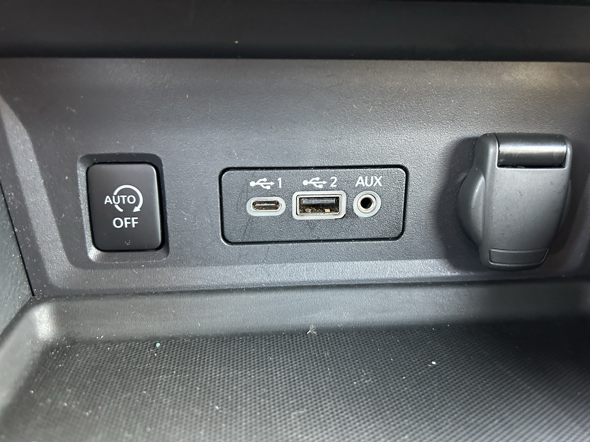 Used 2024 Nissan Sentra SV FWD image 12