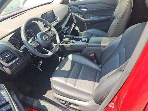 Used 2023 Nissan Rogue SV w/ SV Premium B Package AWD/4WD image 2