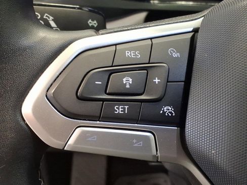 Used 2022 Volkswagen Taos SEL AWD/4WD image 10