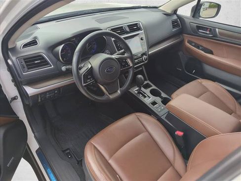 Used 2019 Subaru Outback 2.5i Touring AWD/4WD image 9