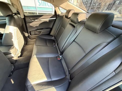 Used 2020 Honda Civic Touring image 9