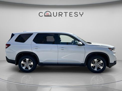 Used 2024 Honda Pilot EX-L image 8
