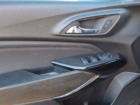 Used 2024 Chevrolet Trax RS image 11