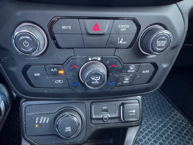 Used 2021 Jeep Renegade Sport AWD/4WD image 36
