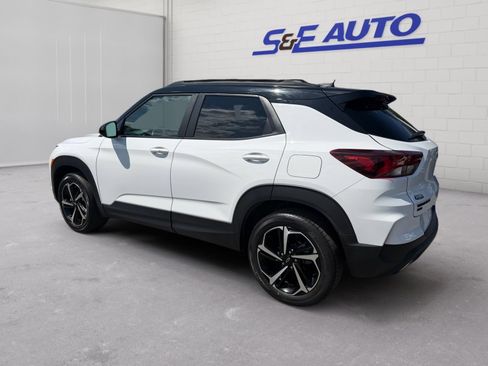 Used 2023 Chevrolet TrailBlazer RS w/ Sun and Liftgate Package AWD/4WD image 3