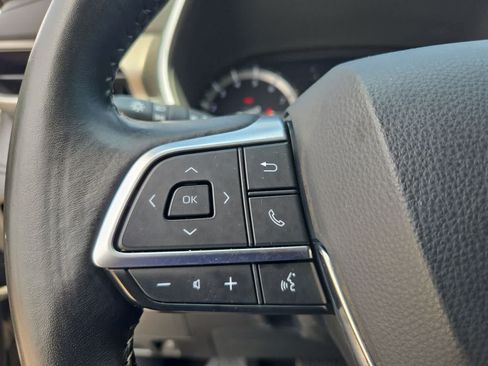 Used 2020 Toyota Highlander XLE AWD/4WD image 23