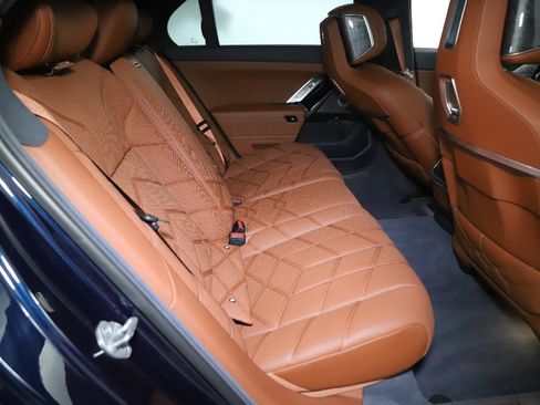 Used 2023 BMW 760i xDrive w/ Luxury Rear Seating Package AWD/4WD image 36