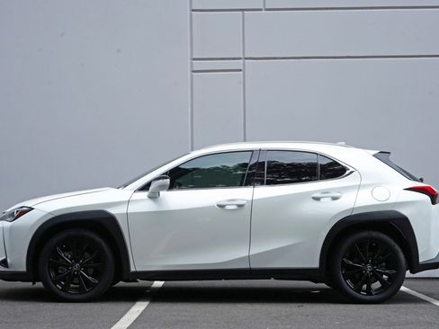 Used 2022 Lexus UX 200 w/ Accessory Package (Z2) FWD image 8