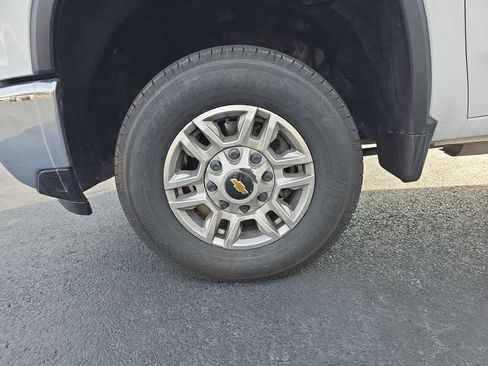 Used 2024 Chevrolet Silverado 2500 LT image 10